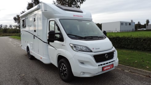 Just-Us – Luxury Dethleffs T6812 Just 90