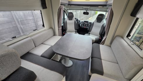 Usefleer travel home – 5p Chausson semi-integrated uit 2021