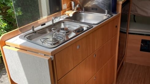 Gouden koets – An almost new Possl 2Win Plus camper from 2020, Euro6 and 141 hp