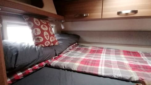 4 berth fixed bed motorhome