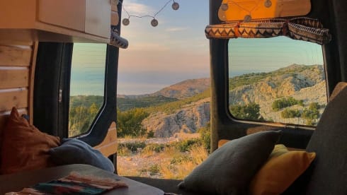 Feel at home in this DIY camper and go on a journey of discovery!