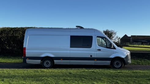 Claudia Sprintervan – 2 Berth Off Grid Sprinter Campervan