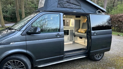 Indie – 4 berth Volkswagen high spec campervan Leeds