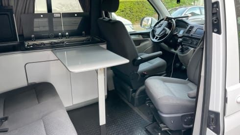 Maak kennis met Adam – Moderne en complete 4-persoons VW T6 | Euro 6 (rijklaar)