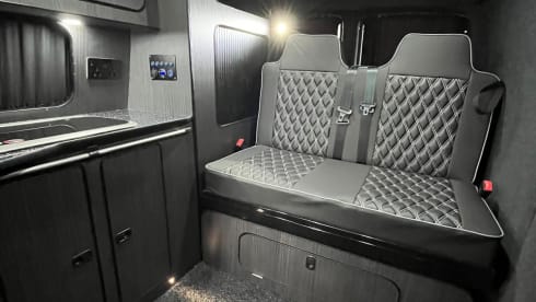 Wee Mags – Immaculate 4 berth 2017 VWT5 Camper
