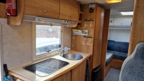 Insurance Included in rental – Perfect family motorhome 6 berth 'off grid'