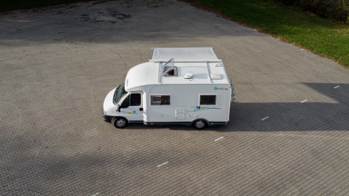 Nice Chausson Camper 🚐✨ (compact & complet)