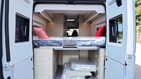 Adria Twin Plus 640 SLB model 2022 AIRCO LIVING AREA