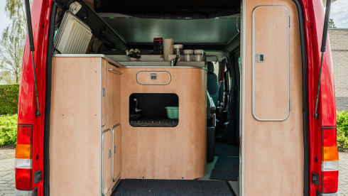Rooie Rakker – 4p Ford bus from 2006