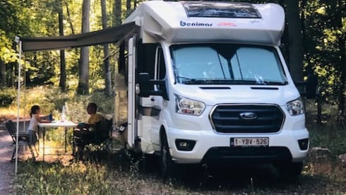 Camper 5P met large kingsize bed