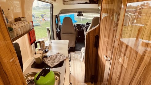 Coopers Camper – Autobus Peugeot a 4 posti letto dal 2022