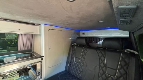 4 berth Volkswagen Campervan - Perfect for couples and families of 4