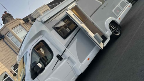 4 berth Peugeot autoquest pioneer 155 2025