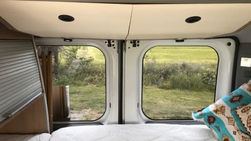 Burstner  – Fiat Ducato Burstner camper bus 4 people
