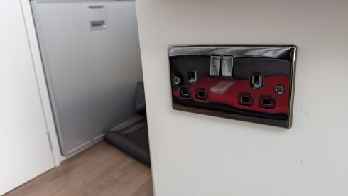 Scarper – 2 berth Volkswagen Crafter campervan from 2014