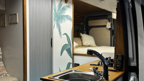 Annabel – Fabulous Off Grid Camper with Unique Design