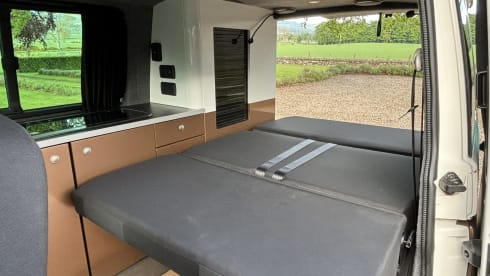 Goldie – Explore with Goldie - Up to 6 Berth VW T6 Campervan