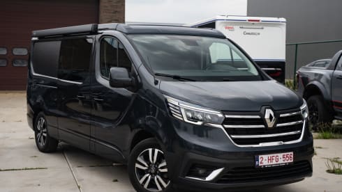 RENAULT TRAFIC NOMAD