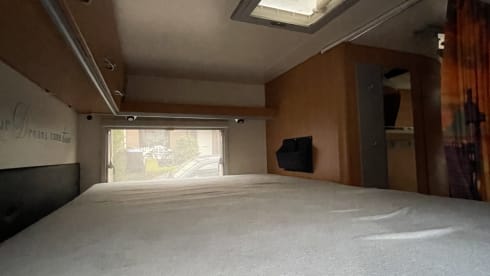 Sun traveller – Very neat and complete 6p Knaus alcove built in 2005 with air conditioning
