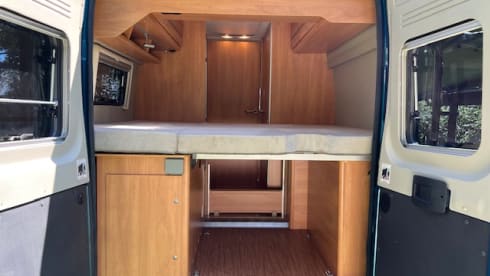 Lovely Hymer bus camper (with lifting roof?!)