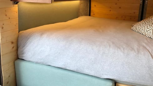 Surf Camper – Off Grid Camperbus Fiat Ducato L2H2 (for hot and cold days)