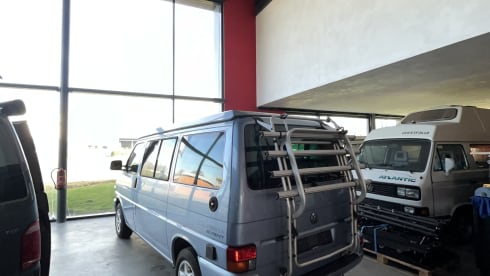 Eventje  – 4p Volkswagen bus from 2002