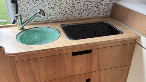 SJEF – Sfeervolle 4p off-grid familie buscamper