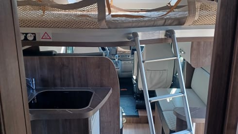 Cocoon 463 – 4p Benimar semi-integrated uit 2024