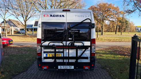 C41 – 2-person Adria Mobil bus from 2013