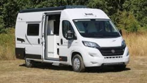 Jacq – New CamperVan: compact and all comfort