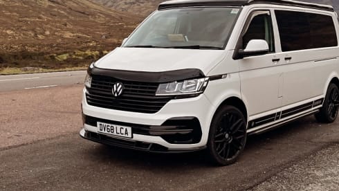 On the road campers  – 4 berth Volkswagen campervan