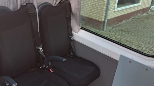 Comfortabel slapen 210x180 bed. En dwarsbed kinderen – 4-seater Mercedes-Benz bus from 2008