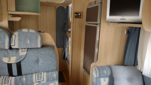 6p Ford alcove with bunk bed