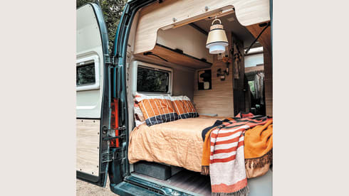 CLAY & GRACE - home away from home – 2-person Knaus bus camper from 2019 - with special design