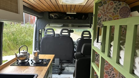 Reggie – Beautiful Family Campervan - Kids Bunks - Adults Double - Off Grid – Heater