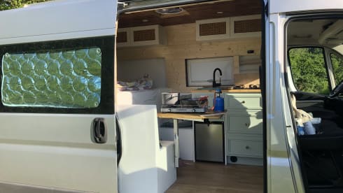 Juan de Jumper – Karakteristieke zelfbouwcamper te huur