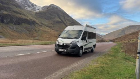 Lizzy – Sleeps 2 and has a loo, the tardis of campers