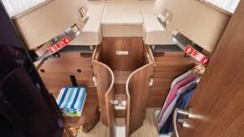 Camper Evenement – Carthago Compactline 143 Integrated
