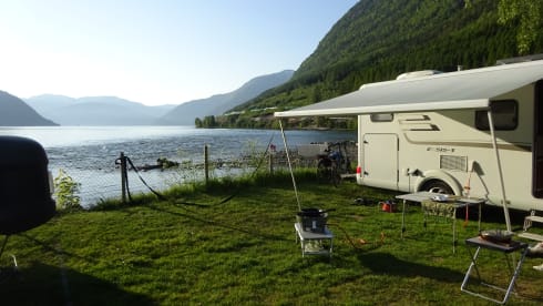 Beemster 7 – Hymer, 2 person camper, automatic with many options