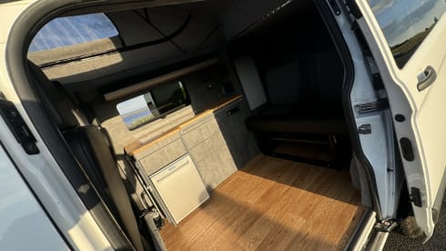 Poppy the pop top – 2 berth + 2 Kids Ford camper van 2018