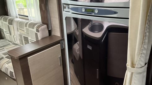 Leuke camper – 4p Bavaria semi-integrated uit 2011