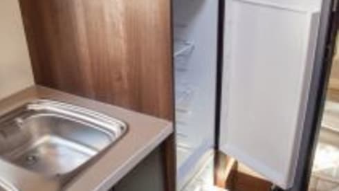 Luca – Luca – Motorhome – Sleeps 6 – Travels 6 (Dublin)