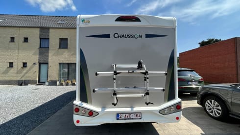 Beautiful recent 2p Chausson 640 semi-integrated from 2021