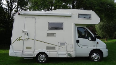 Come and enjoy our wonderful 2 (-3)-person Fiat Ducato alcove camper