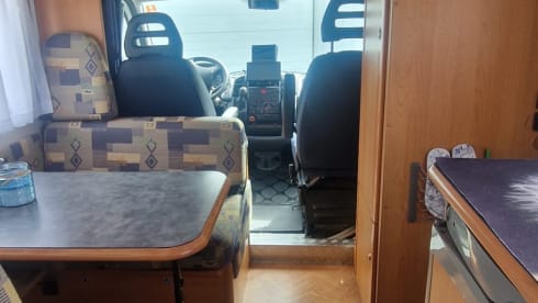 Adriatik 573ds – 4p Adria Mobil semi-integrated uit 2003