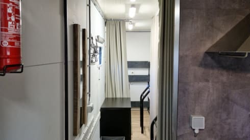 9 persoons trailer/camper  – Very spacious 8 to 9 person camper. 