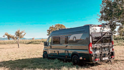 Benni – 2-person Benimar bus from 2026