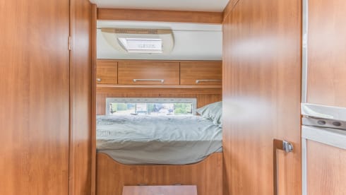 Nice Fiat semi-integrated camper for 5p