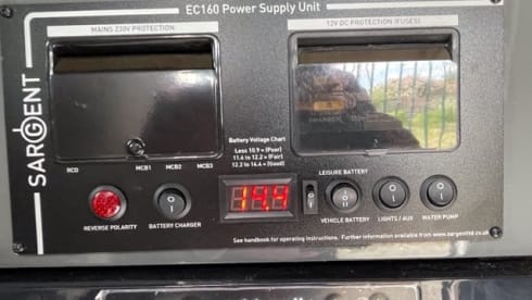 Reddy – VW Transporter MANUAL Pop Top 4 Berth