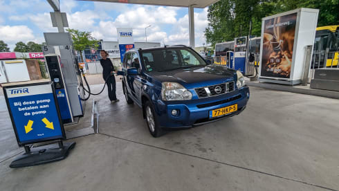 Nico – Adventurous camping in our Nissan X-Trail 4WD with roof tent